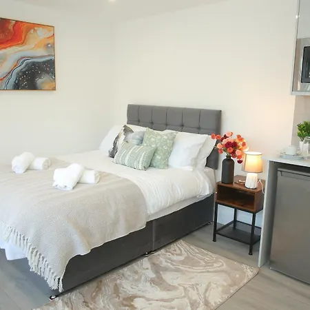 Ensuite Room 4 Mins From Luton Airport Exterior photo