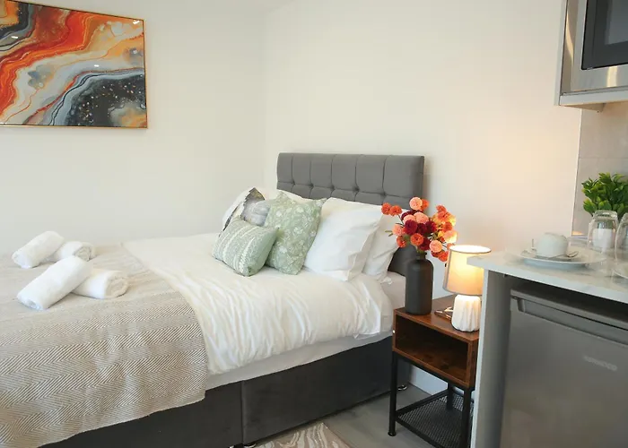 Ensuite Room 4 Mins From Luton Airport